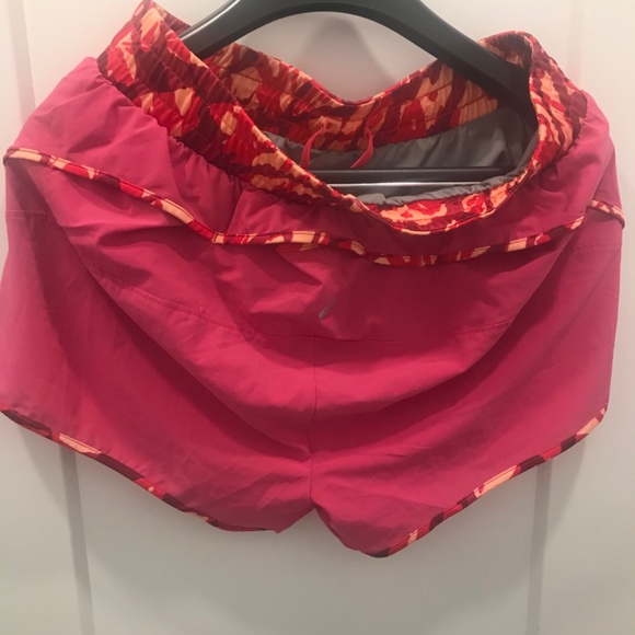 ASICS Women’s Shorts Size M Pink/ Multicolor - Picture 11 of 16